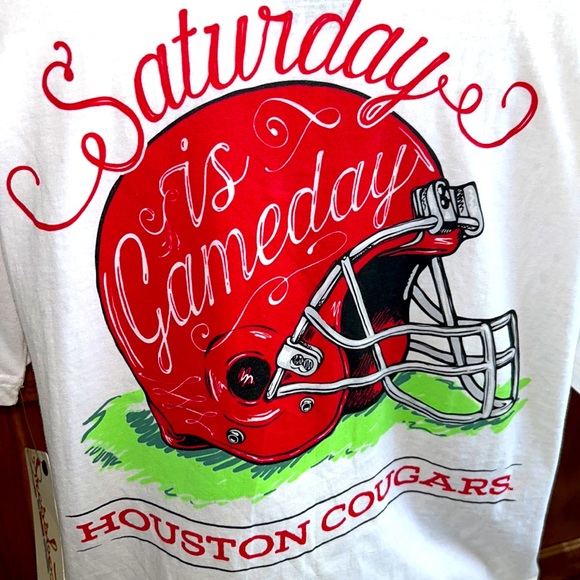 NWT⭐️UNIVERSITY of HOUSTON Cougars TEE❤️White V-Neck Cute Back—“SAT. IS GAMEDAY” - Picture 4 of 7